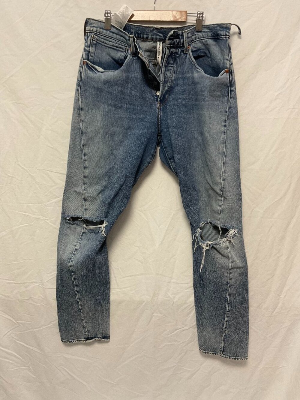 Levi's Engineered Light Wash Distressed Jeans Size 31